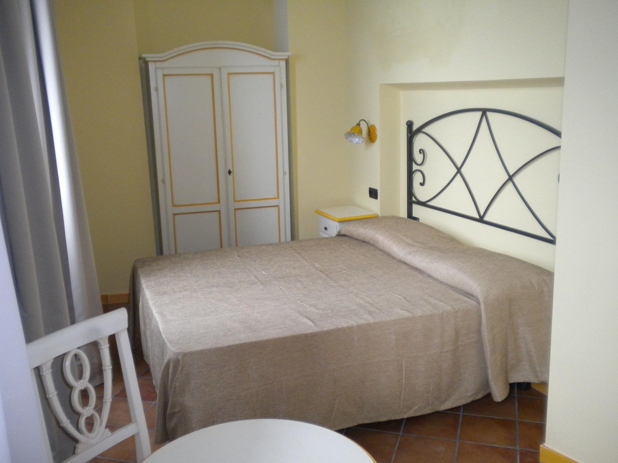 Il Porticciolo Di Bed & Breakfast 2*